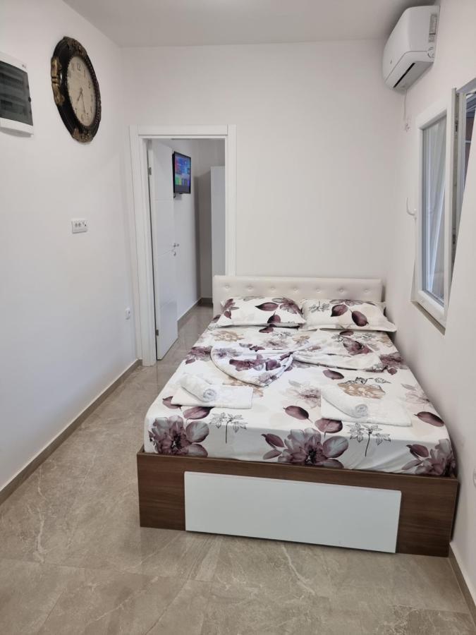 Ebra Lux Apartmani Dobra Voda Exteriör bild