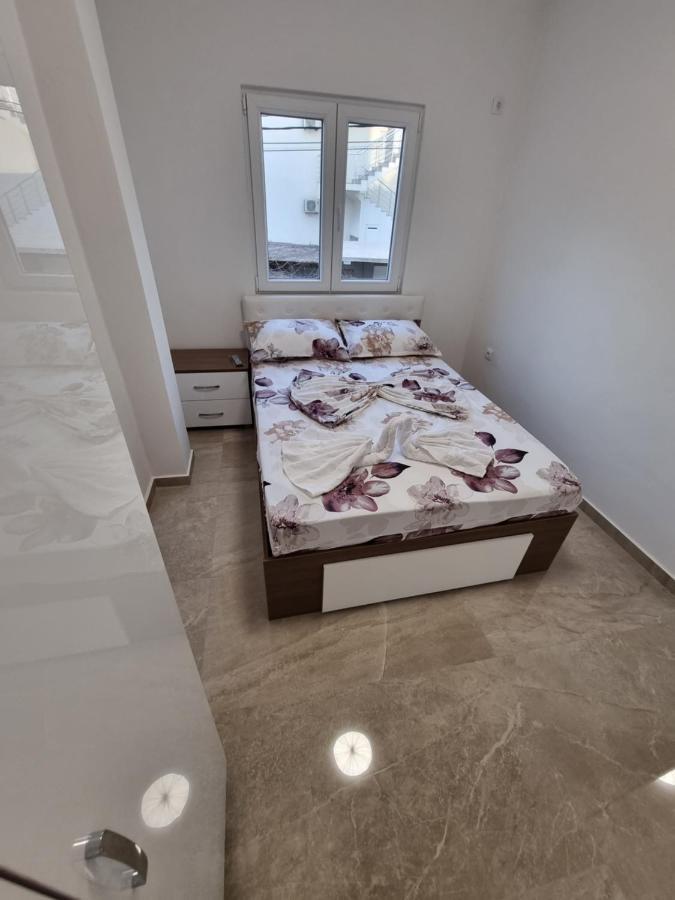 Ebra Lux Apartmani Dobra Voda Exteriör bild